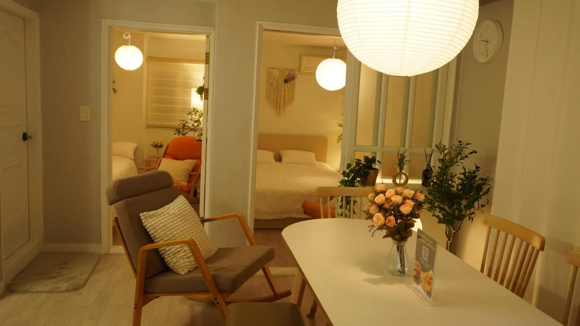 Ewha Univ, Ahyeon 3Rooms Stay 서울특별시 아파트
